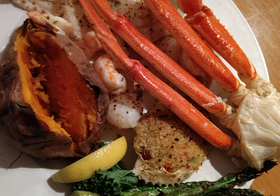 grilled-crablegs-960x671-3.jpg